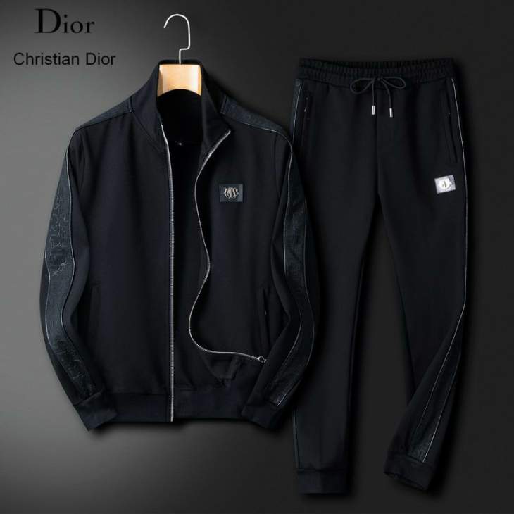 Picture of Dior Sweater Suits _SKUDiorM-4XL24cr10838582